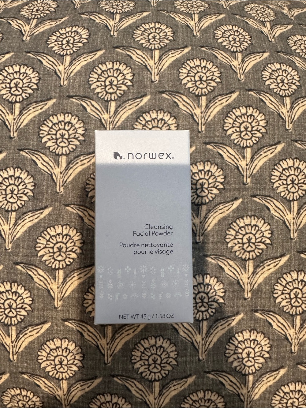 Norwex Cleansing Facial Powder - Silver Gray Box